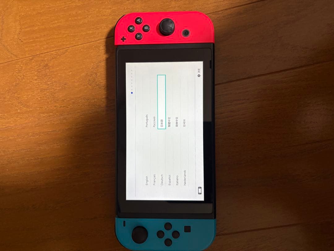 Nintendo Switch2022年10月購入ネオンブルー／ネオンレッド
