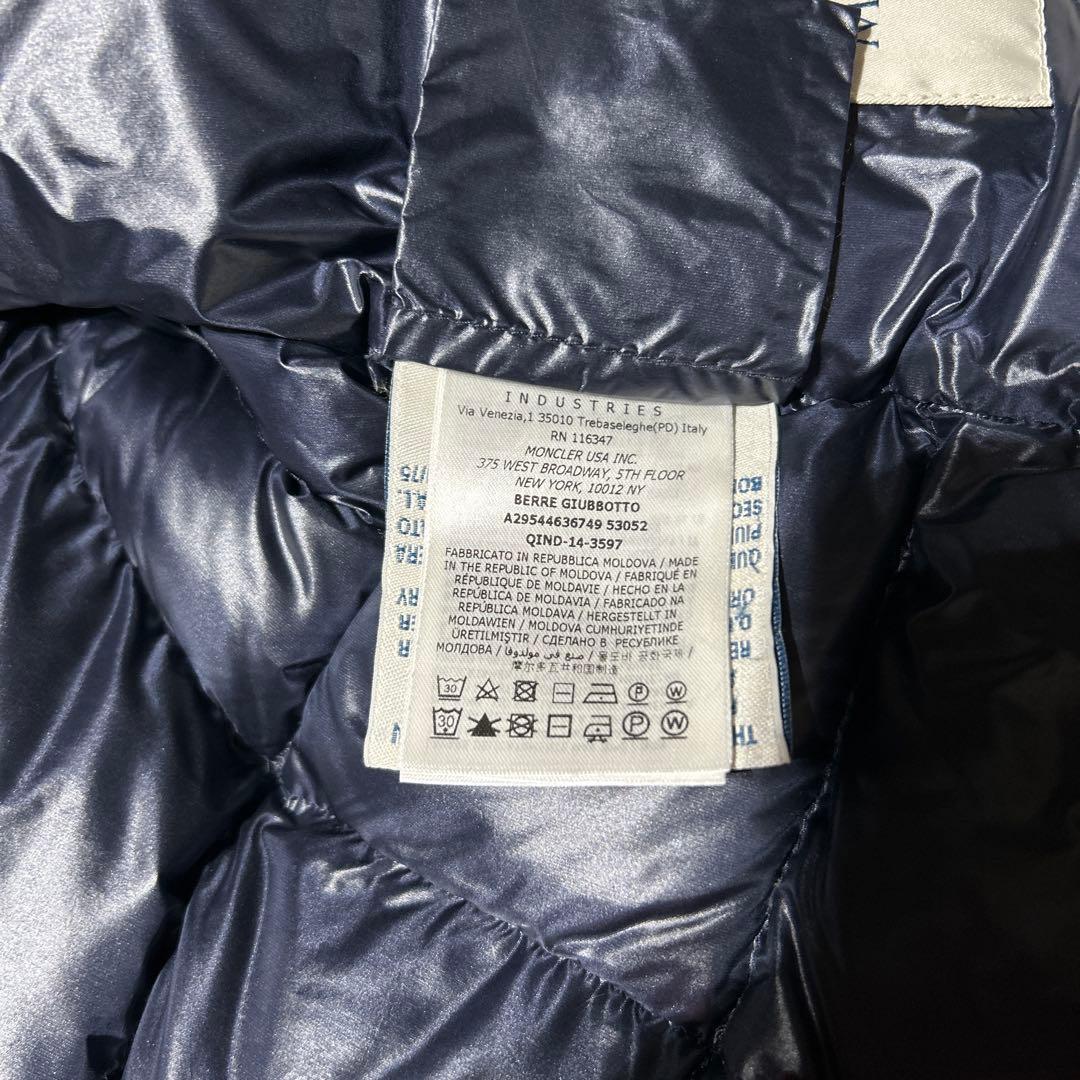 極美品 モンクレール ダウンジャケット ワッペン フード BERRE ベール