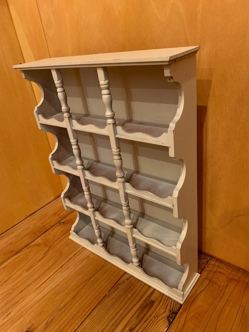 木製ティーカップ飾り棚 シャビーシック ホワイト カップボード 壁掛けラック