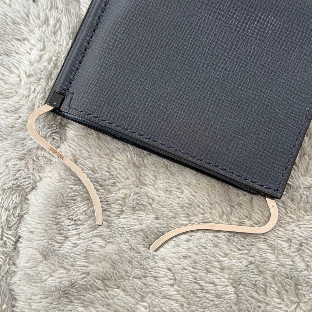 ⭐️新品未使用⭐️　ヴァレクストラ　マネークリップ　二つ折り財布　レザー　ネイビー