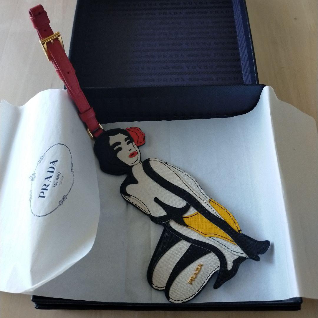 激レア PRADA プラダ サフィアーノ レザー バックチャーム