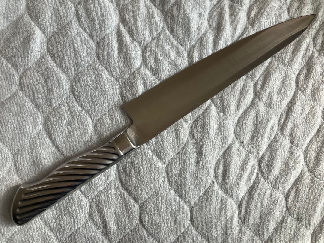 K*様 TOJIRO PRO 牛刀　新品は240mm F-890 研ぎ直し＆再刻