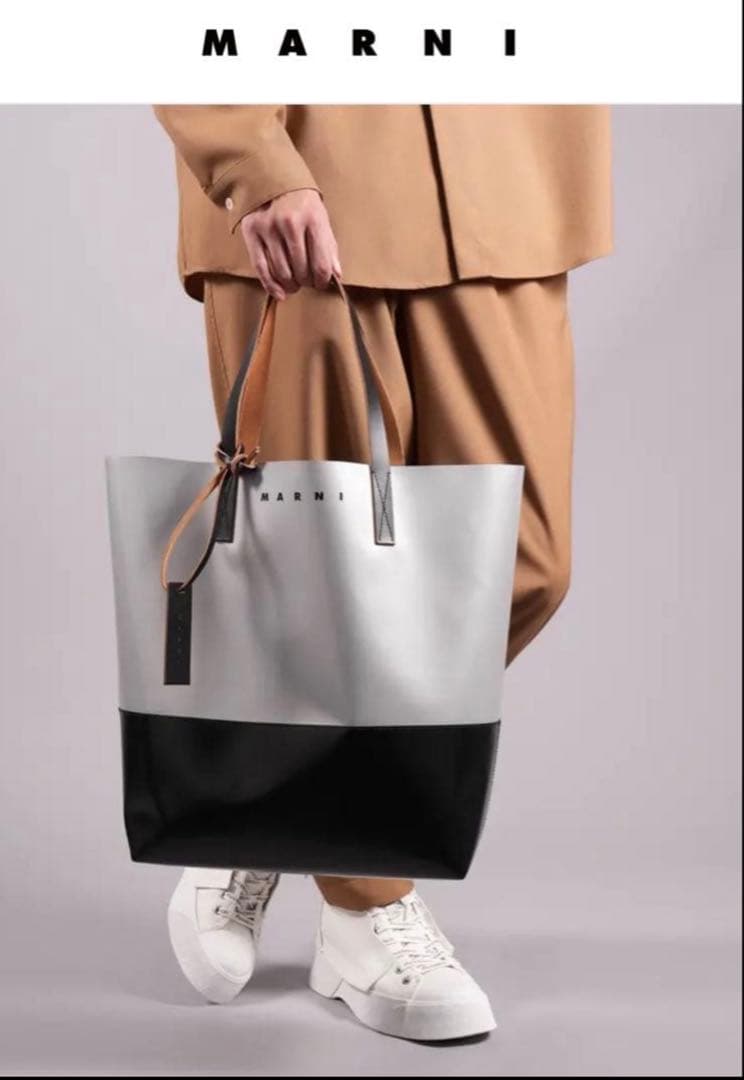MARNI トートバッグ　炭×黒　ビニール　グレー　ブラック