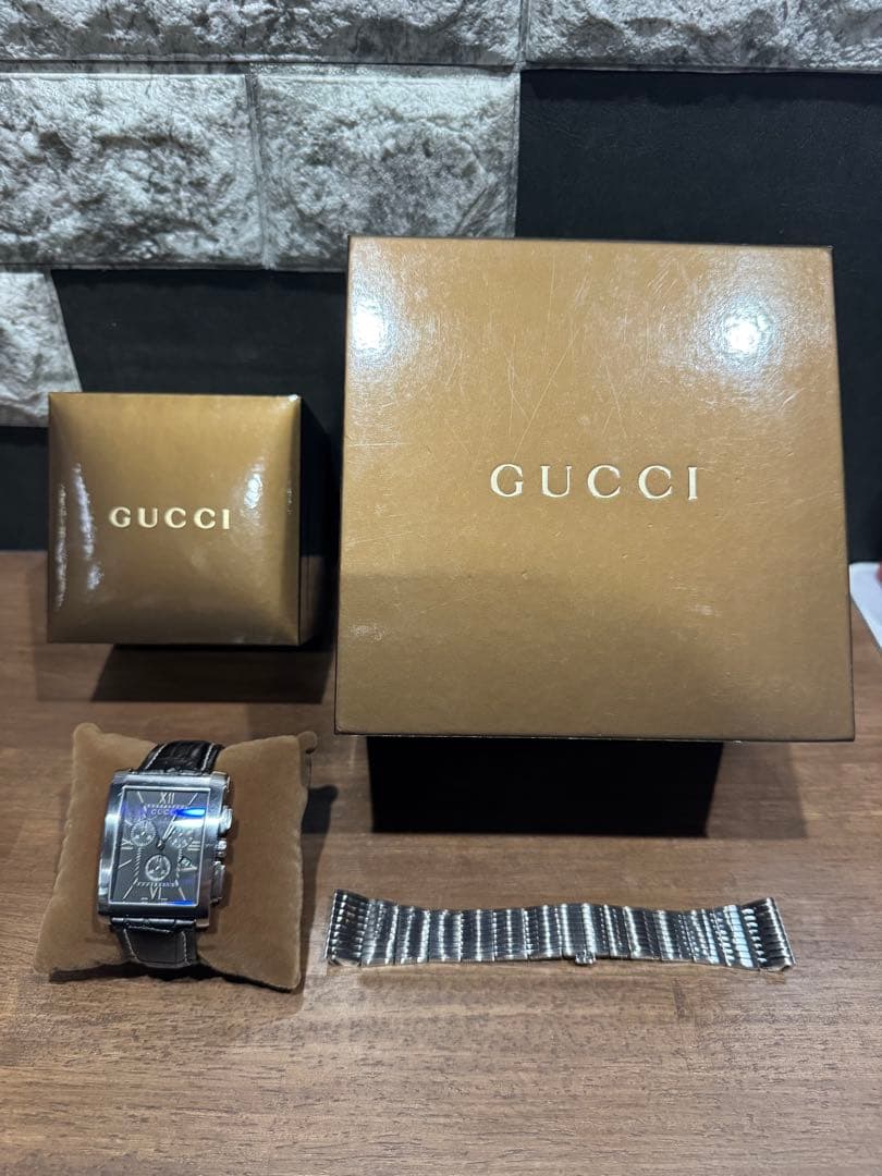GUCCI スクエア型 クロノグラフ 腕時計