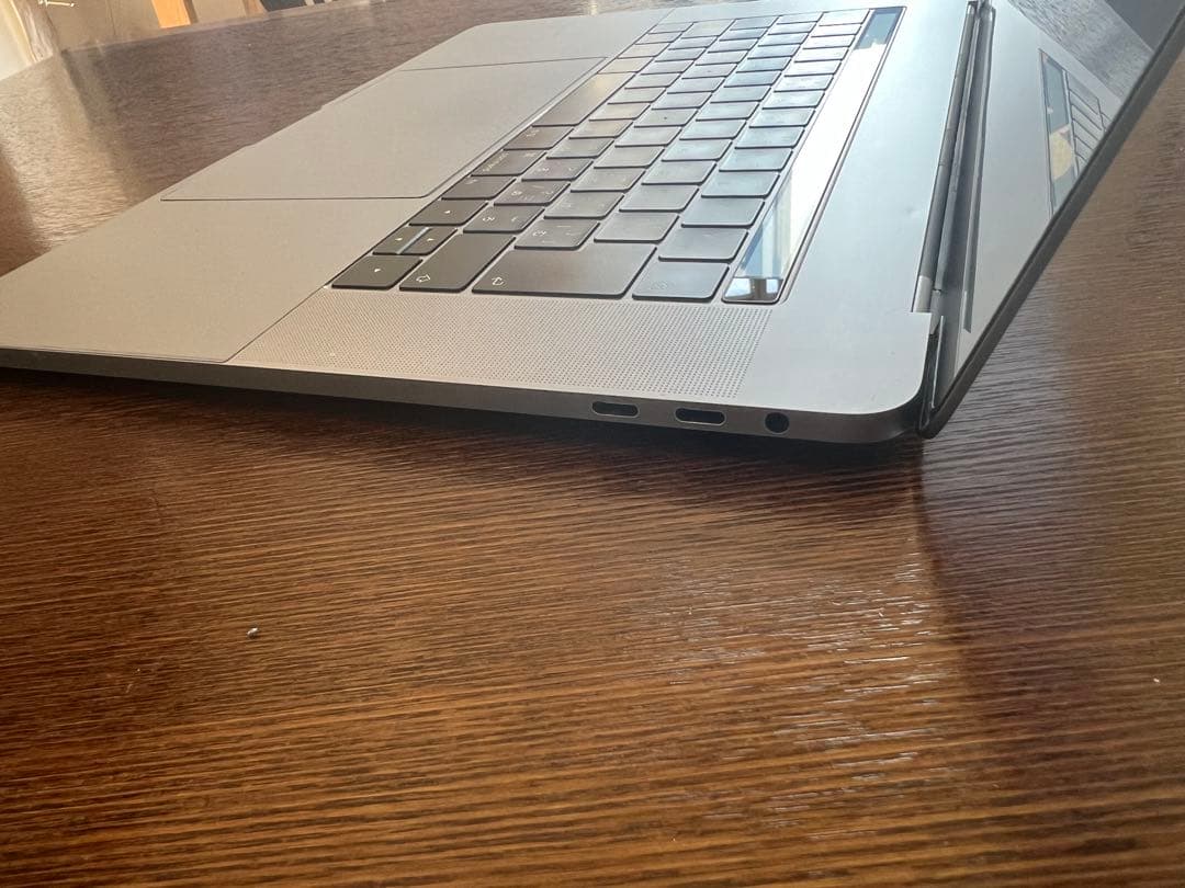 MacBookPro 2018 I9 32GB 1TB office付き