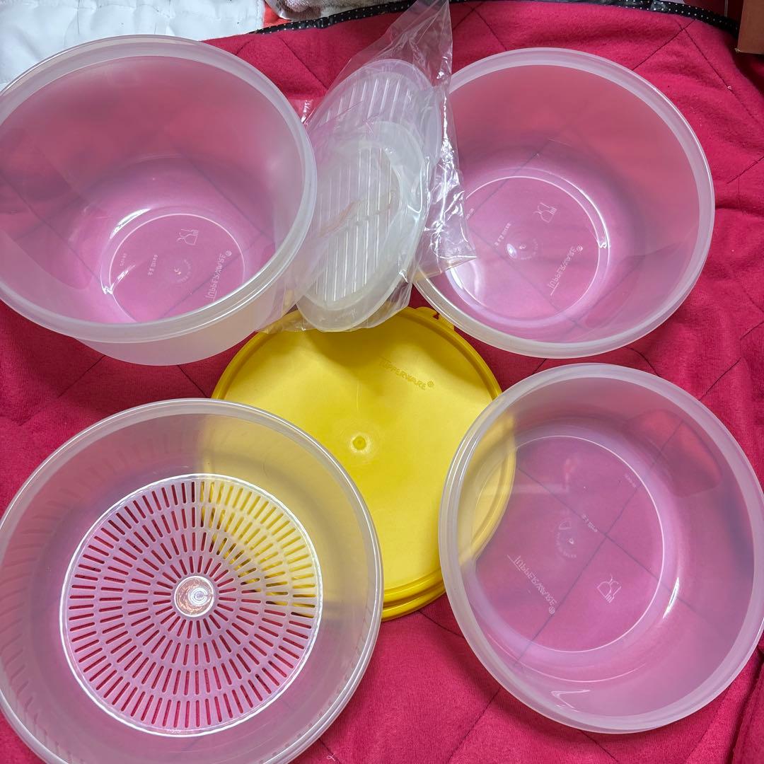 未使用　タッパーウェア　MMボール　3個セット　イエロー　ザルの４点セット