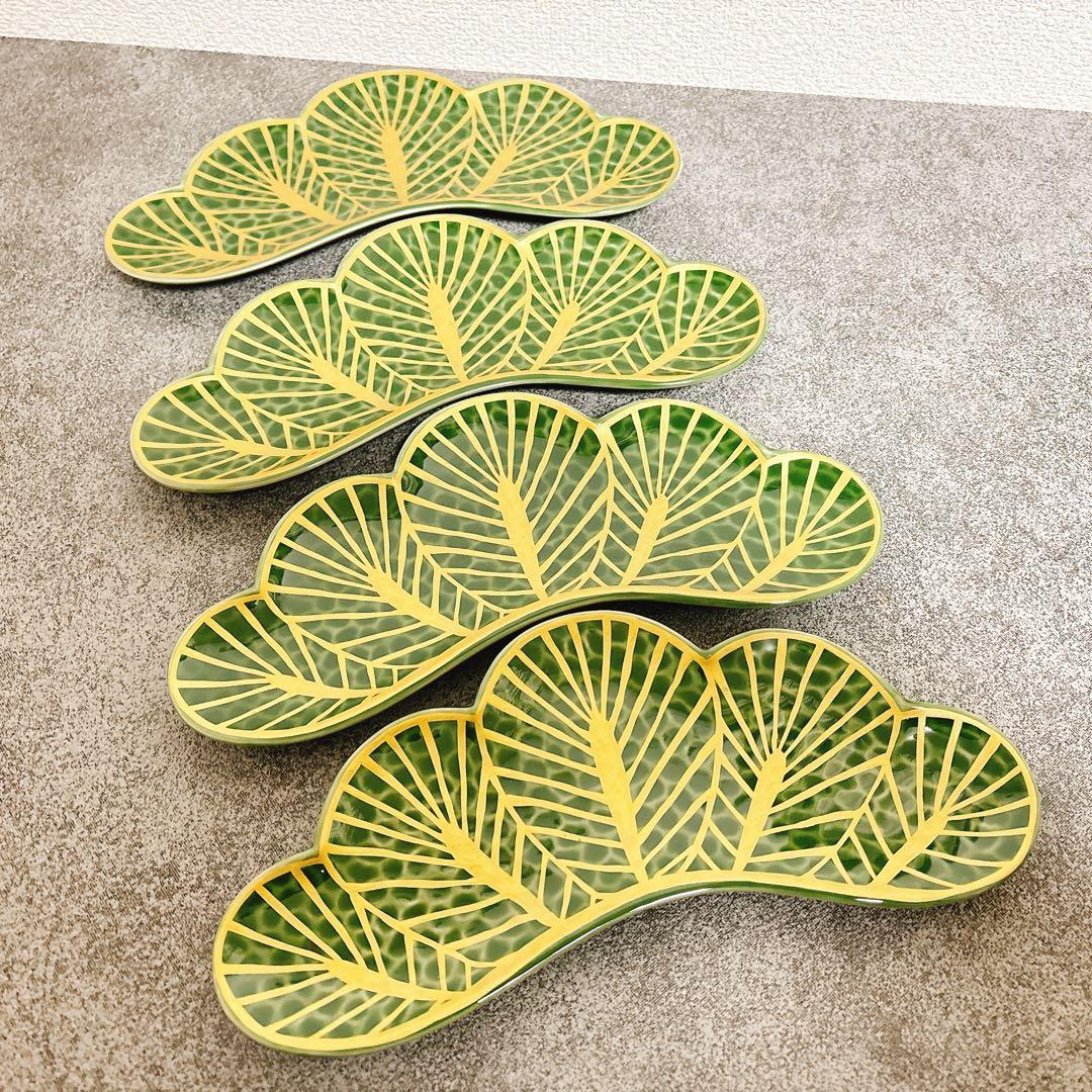 るんご依頼品　有田焼　幸楽窯　錦金松葉形前菜皿　茶緑金　4点セット