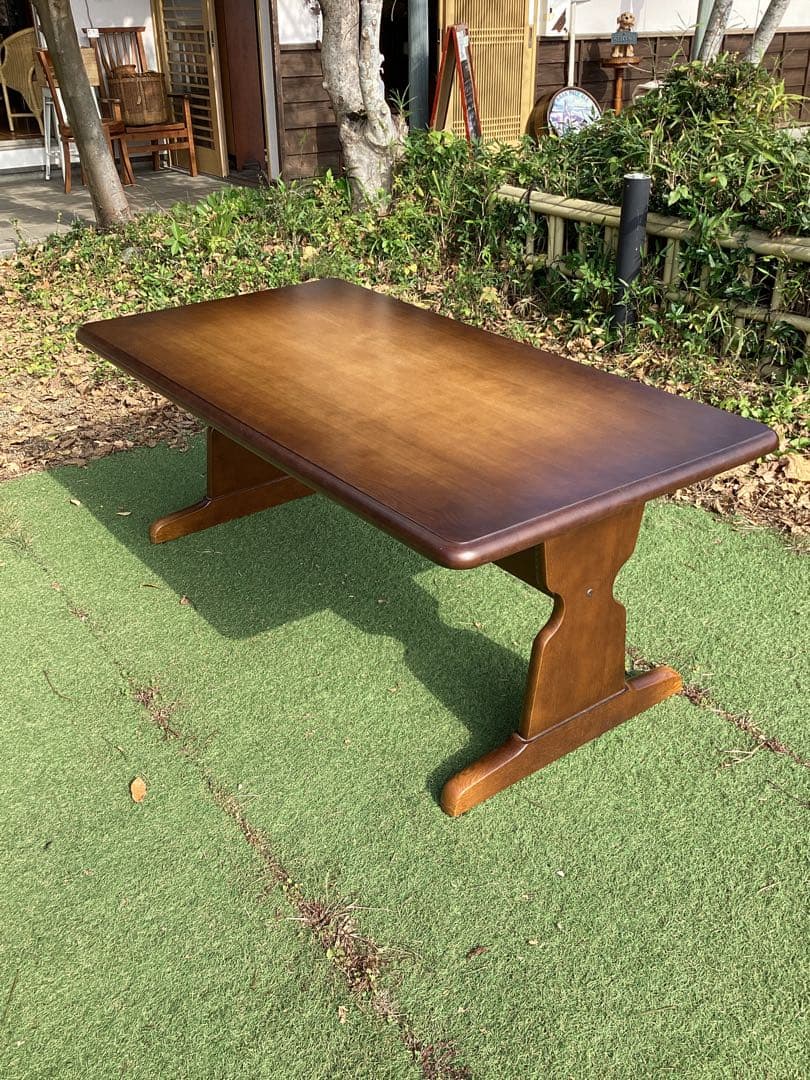 ダイニングテーブル　飛騨産業　キツツキマーク　テーブル