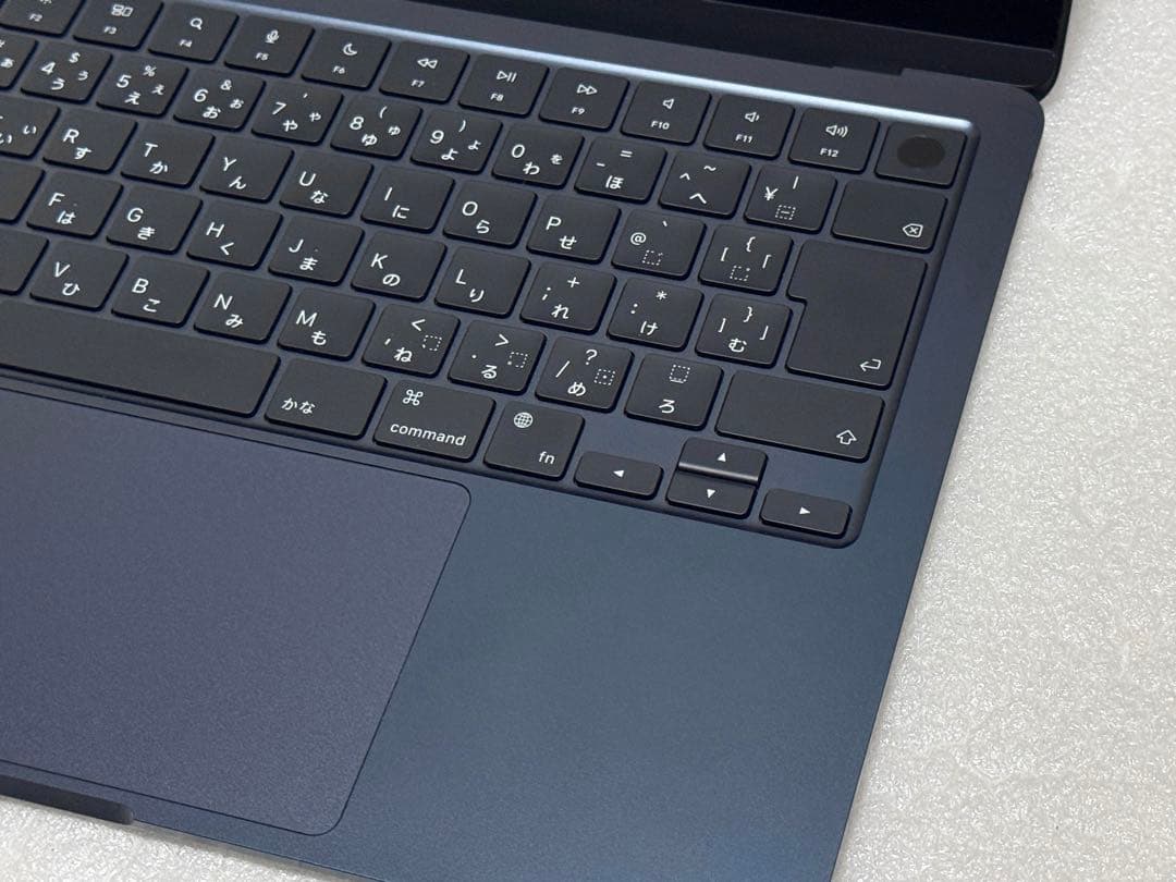 美品　バッテリー100%　充放電回数25回　MacBook Air 13 M2