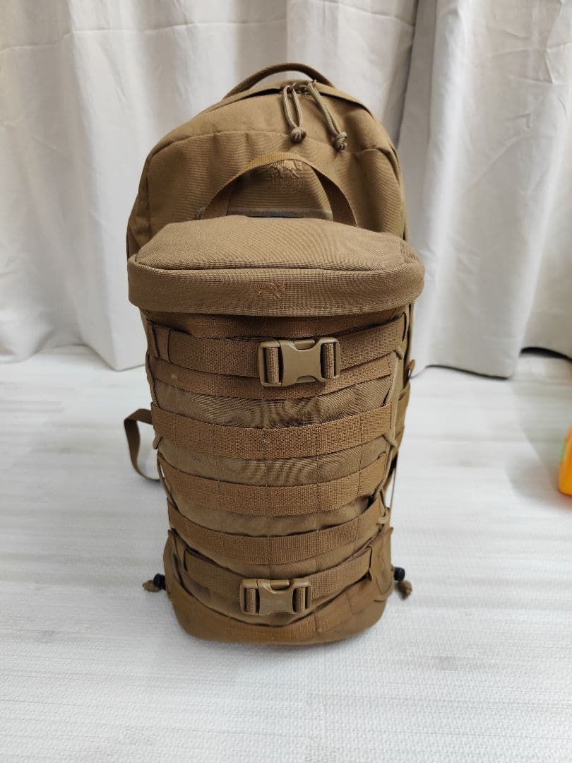 コヨーテブラウン色 モールシステム対応バッグ