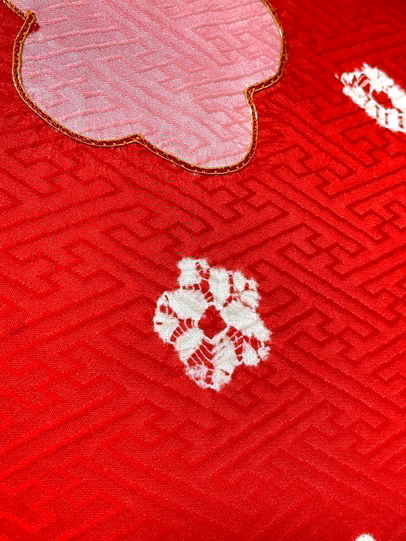 □七五三　正絹女児振り袖着物　可愛い花柄絞り　鹿の子　金駒刺繍　襦袢付