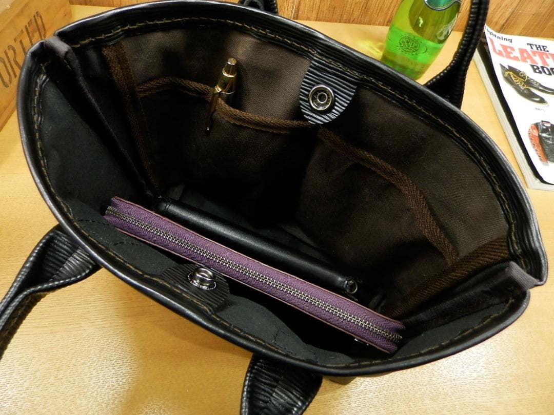 ☆XSサイズ☆上品な水シボ柄レザーのミニトートバッグ♪黒ハンドメイド本革ブラック