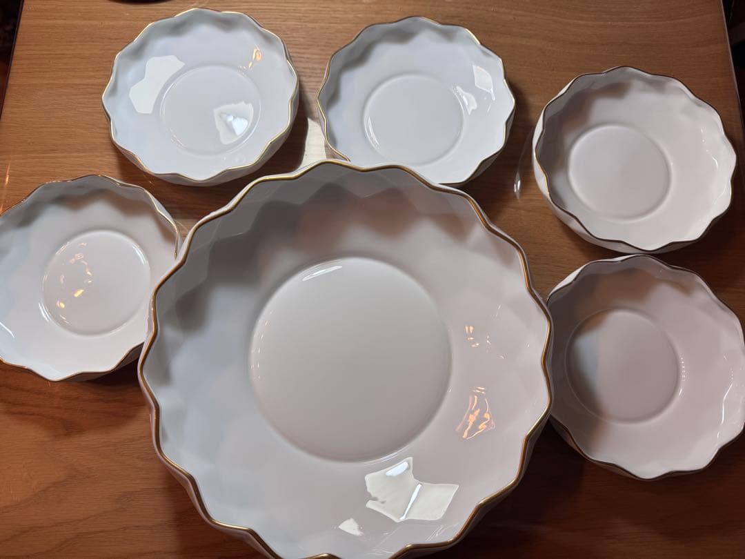 【大倉陶園】ゴールドライン 波型ボウル小5枚、大1枚セット