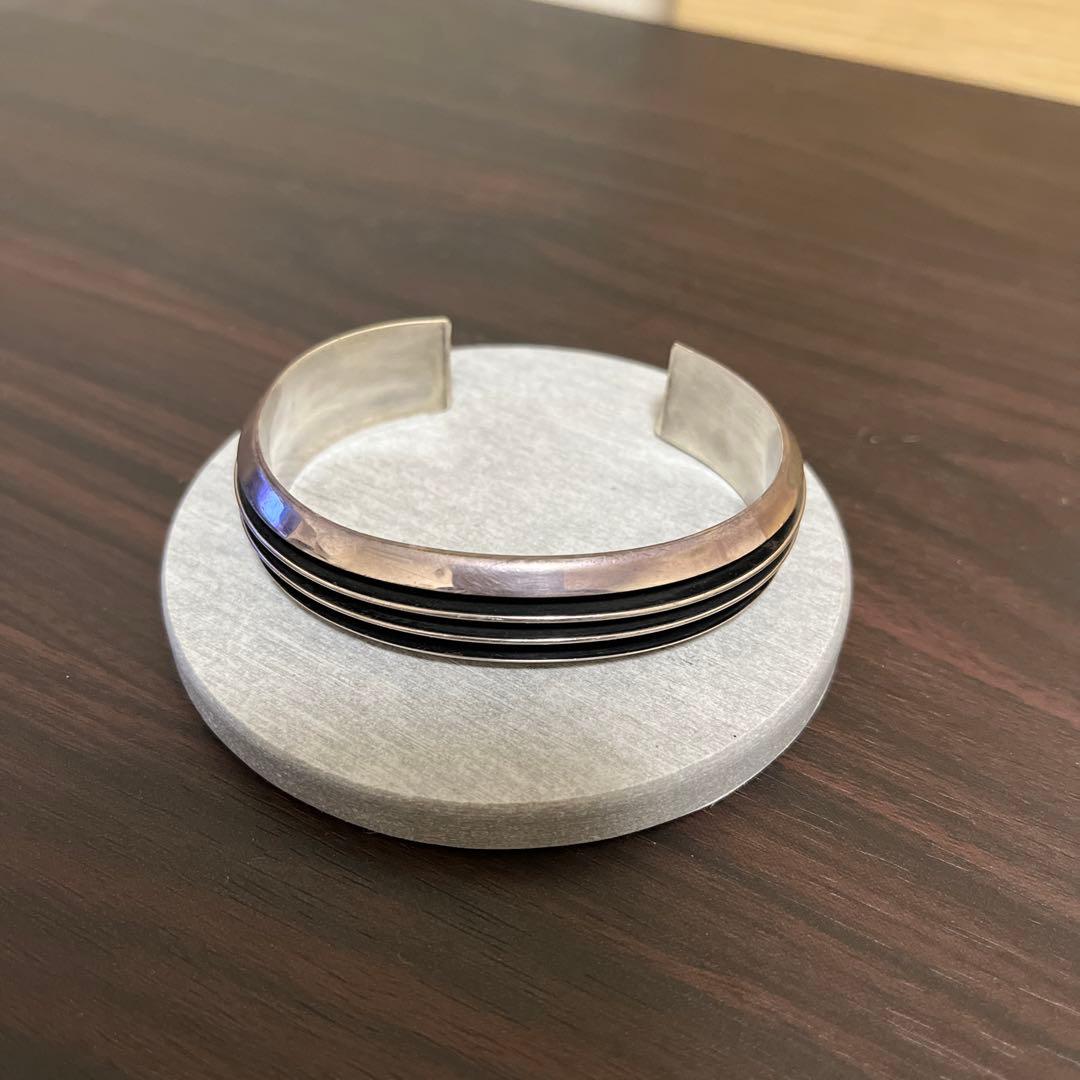 ナバホ族 Tom Hawk 3ライン ストレート バングル