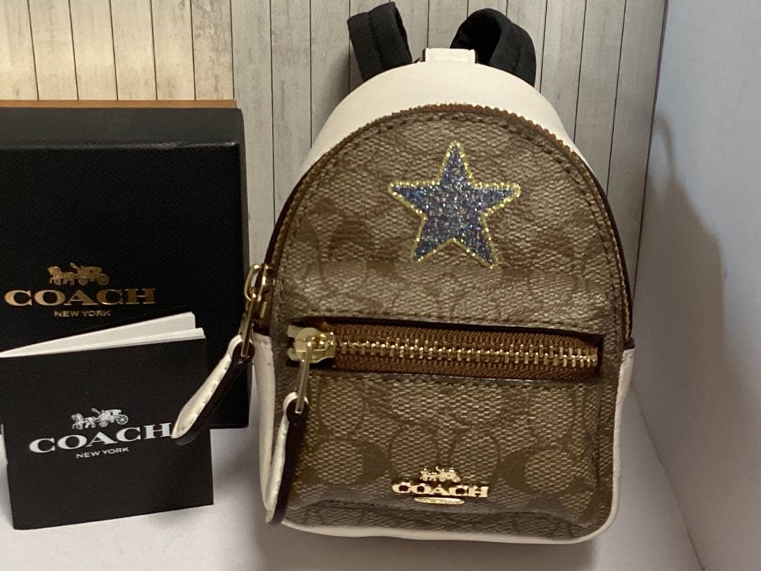 未使用美品コーチCOACH 星型装飾 ミニバックパックキーホルダー本物
