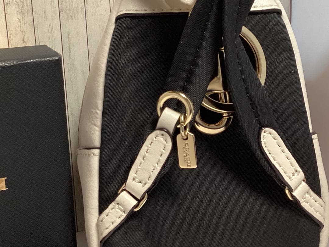 未使用美品コーチCOACH 星型装飾 ミニバックパックキーホルダー本物