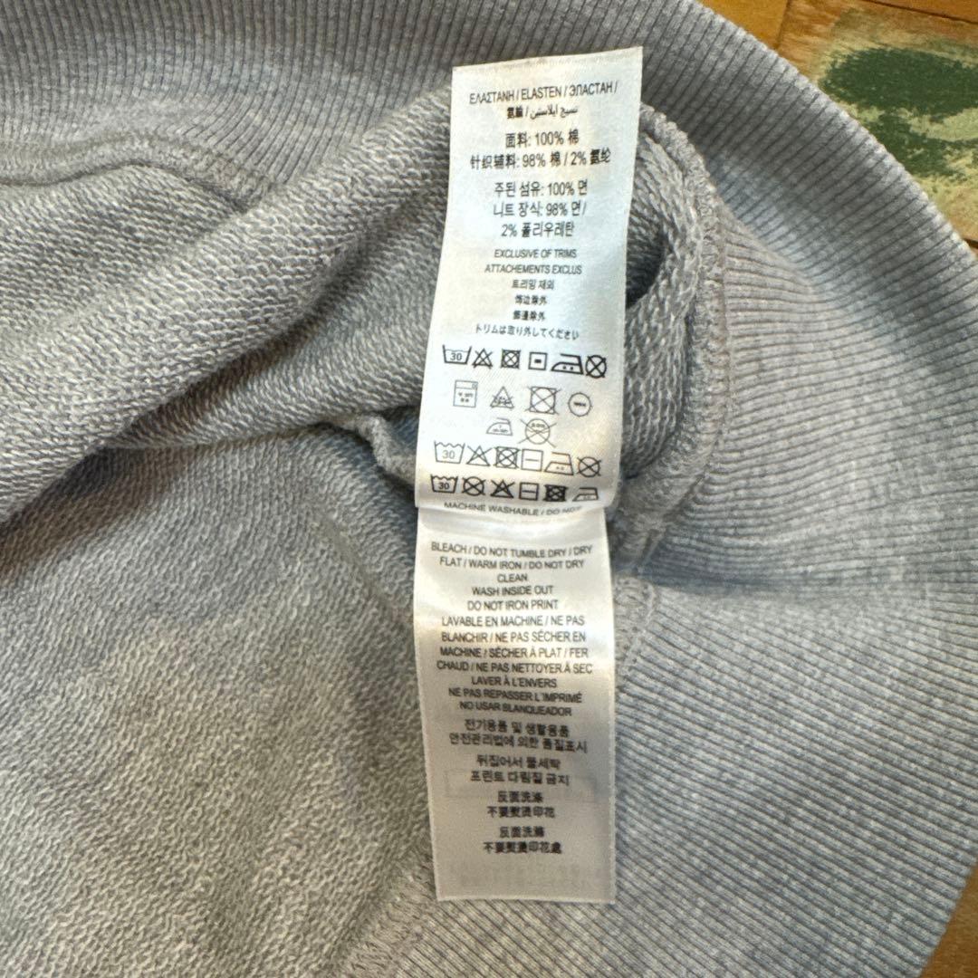 バーバリー　BURBERRY グレー フーディー　ハーフジップ　美品　大人気