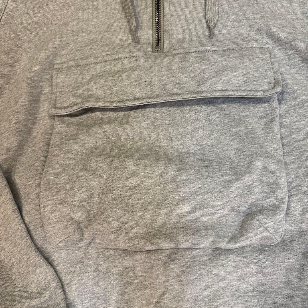 バーバリー　BURBERRY グレー フーディー　ハーフジップ　美品　大人気