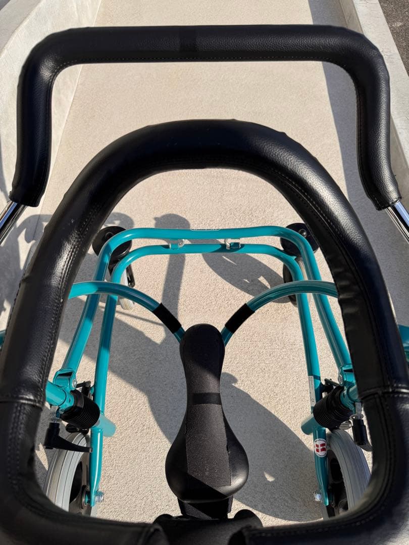 ミニウォーク　障害児　歩行器