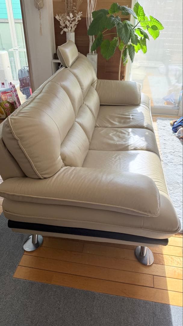 NITORI ロゾシリーズ本革 3人掛けソファ、ヘッドレスト付き