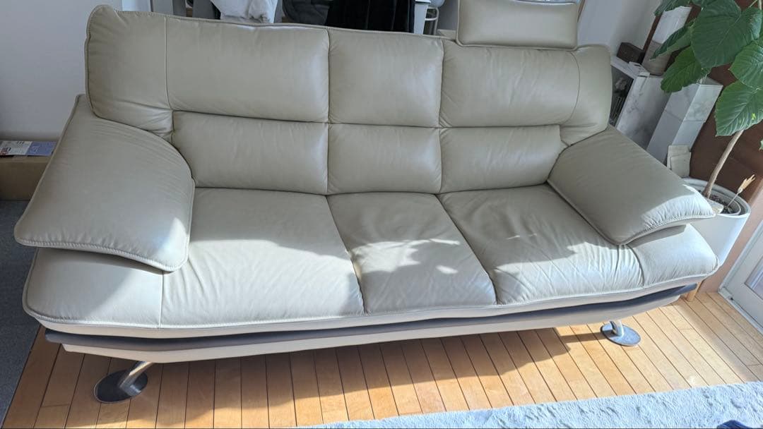 NITORI ロゾシリーズ本革 3人掛けソファ、ヘッドレスト付き