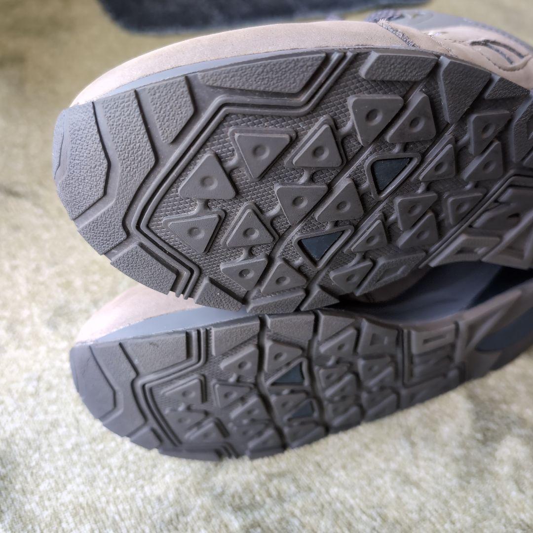 セール中 美品 New Balance 1600 グレー スニーカー