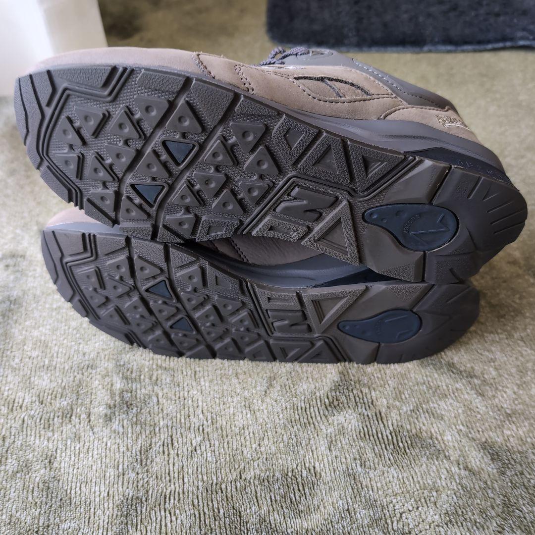 セール中 美品 New Balance 1600 グレー スニーカー