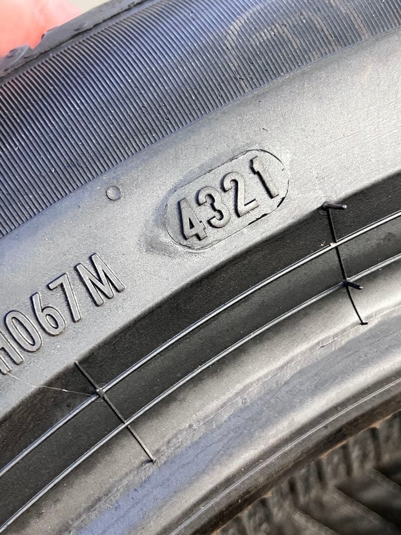 (未使用)埼玉 PIRELLI 215/50R17 95w XL 4本セット　❷