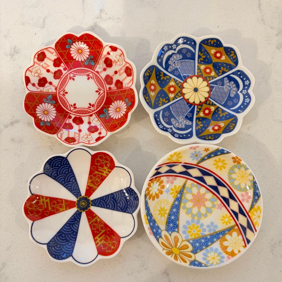 【新品】豆皿　小皿　晴れの日　花柄陶磁器皿4枚セット