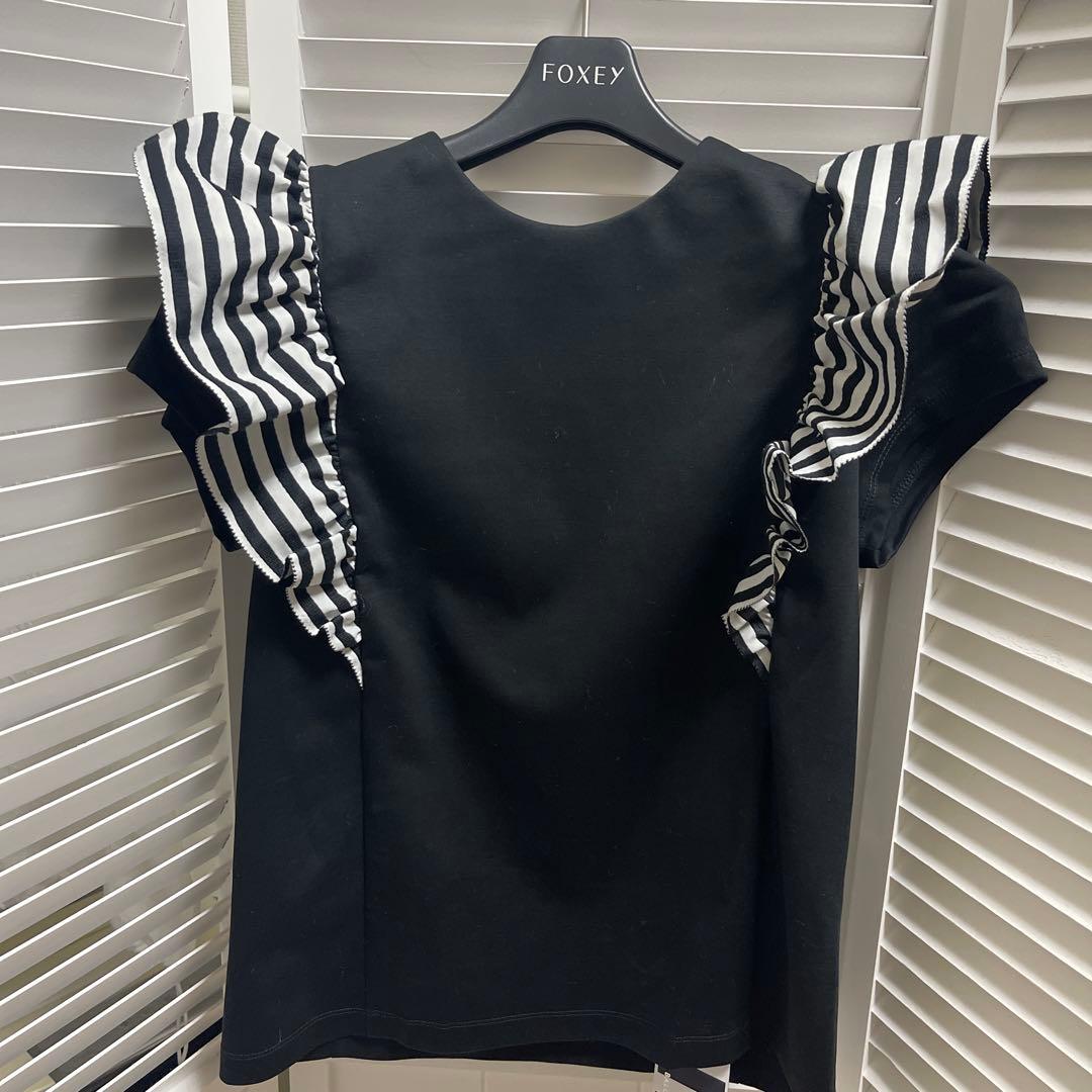 ボーダーズアットバルコニー　フリルTシャツ未使用　36 ブラック！