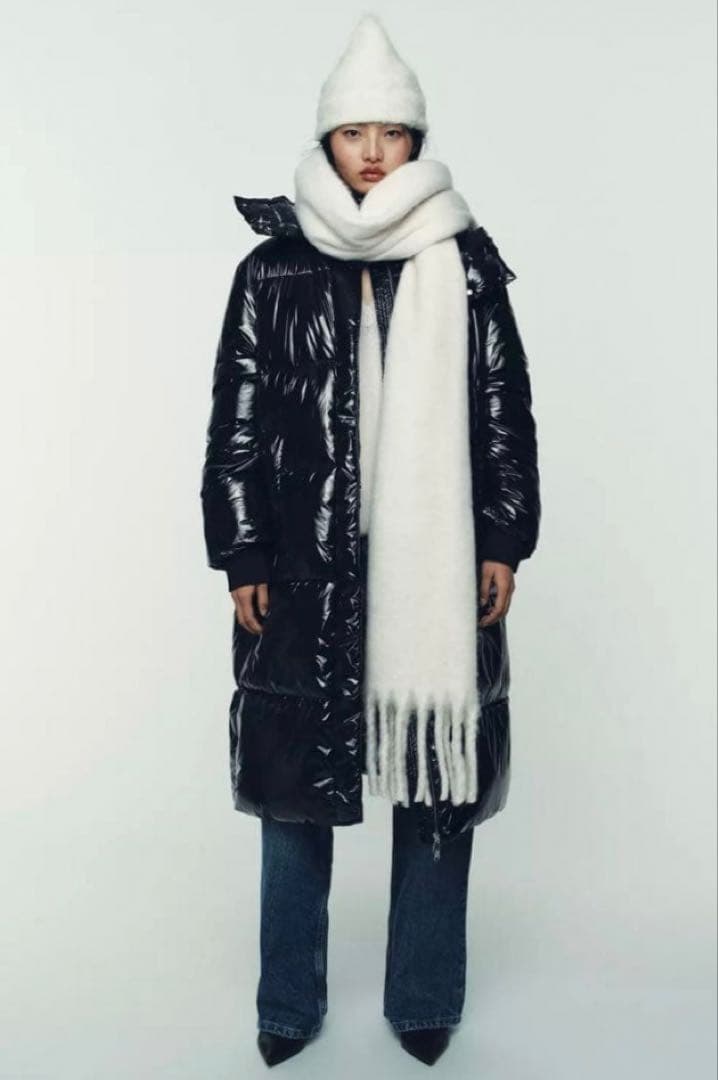 完売品　ZARA ザラ　エナメルダウンジャケット