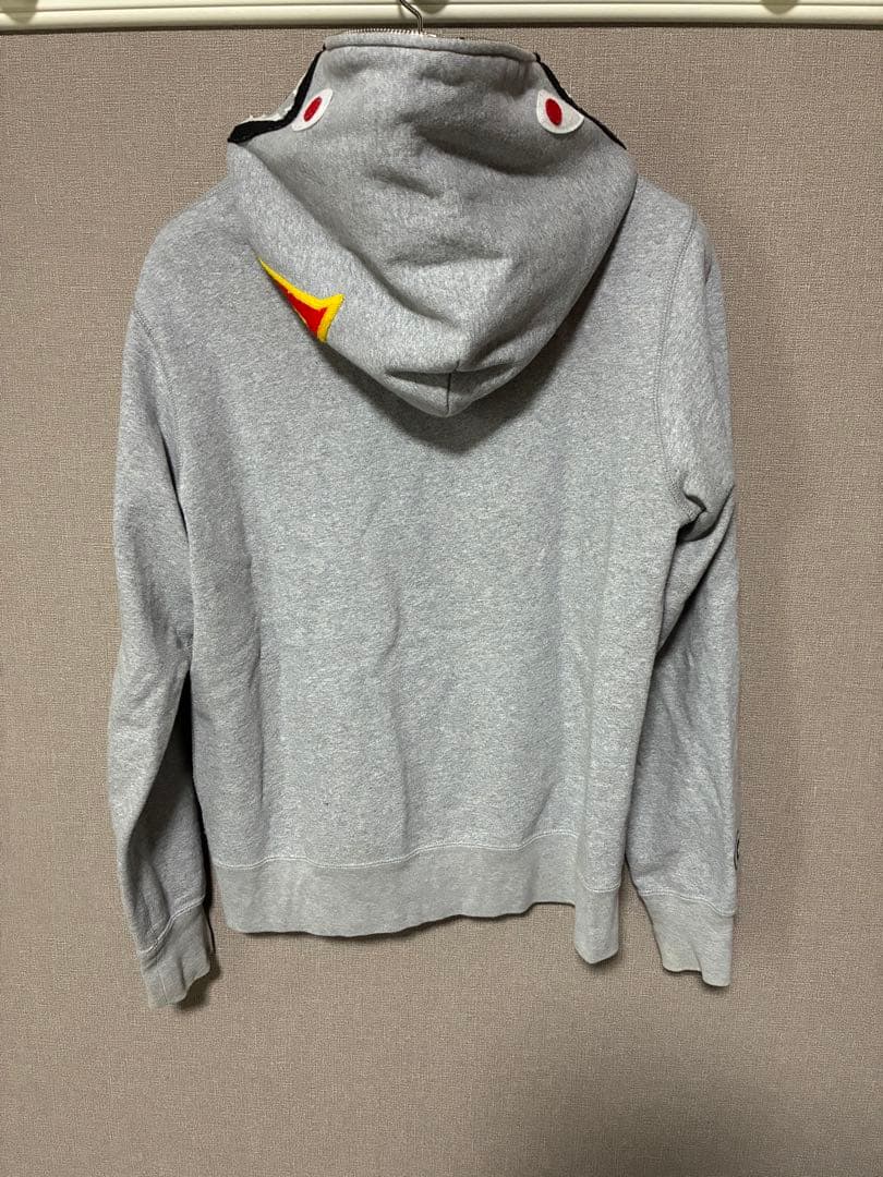 アベイジングエイプ　シャークパーカー