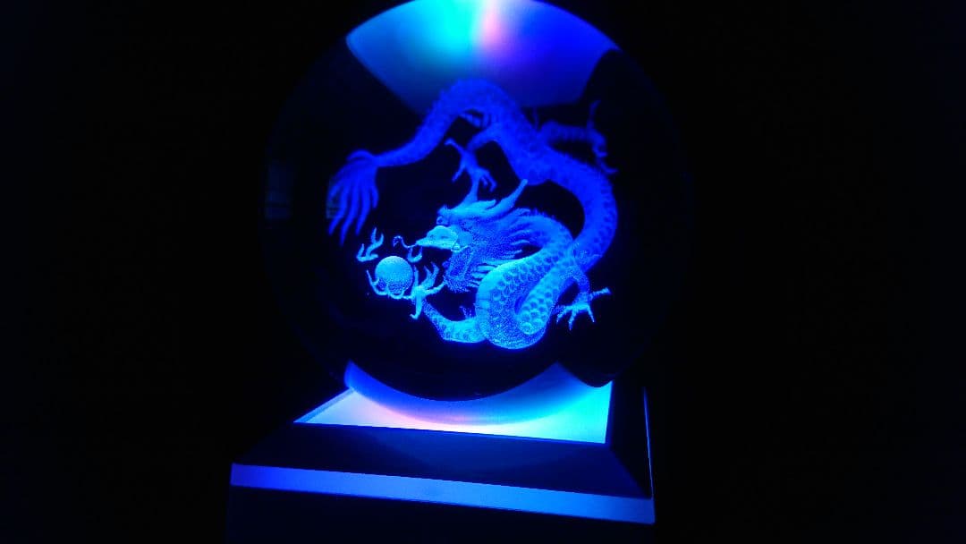 水晶内彫り 龍 大玉78ミリとLED台座照明レインボーコースター セット