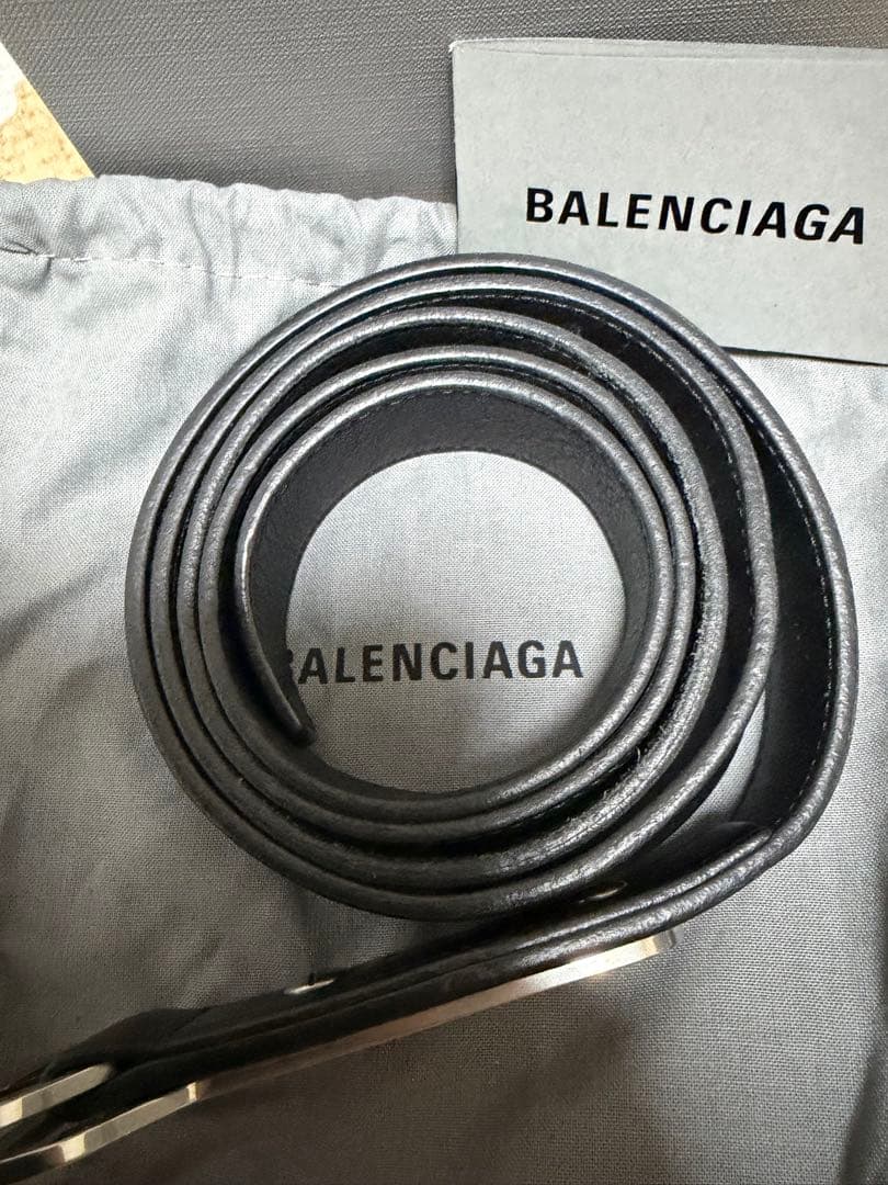 り*た様 BALENCIAGA ボトルオープナー D RING ベルト