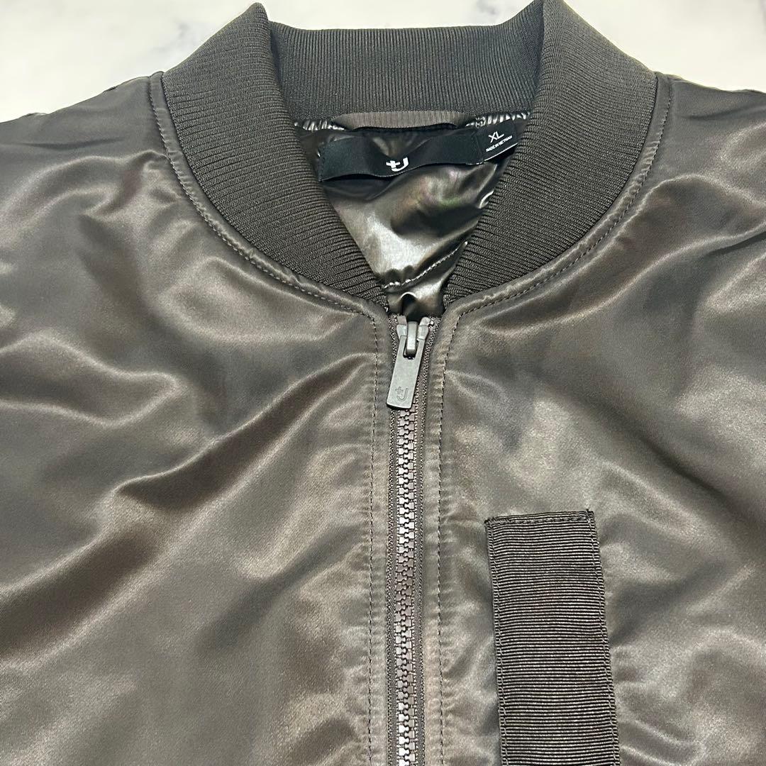 【大きいXL】ユニクロ ＋J ハイブリッドダウンオーバーサイズ MA-1 グレー