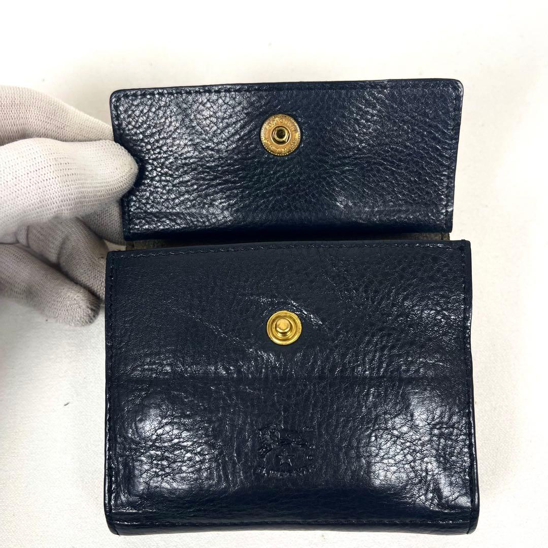 イルビゾンテ　折り財布　ダブルホック　ゴールドボタン　ロゴ型押し　スクエア　本革