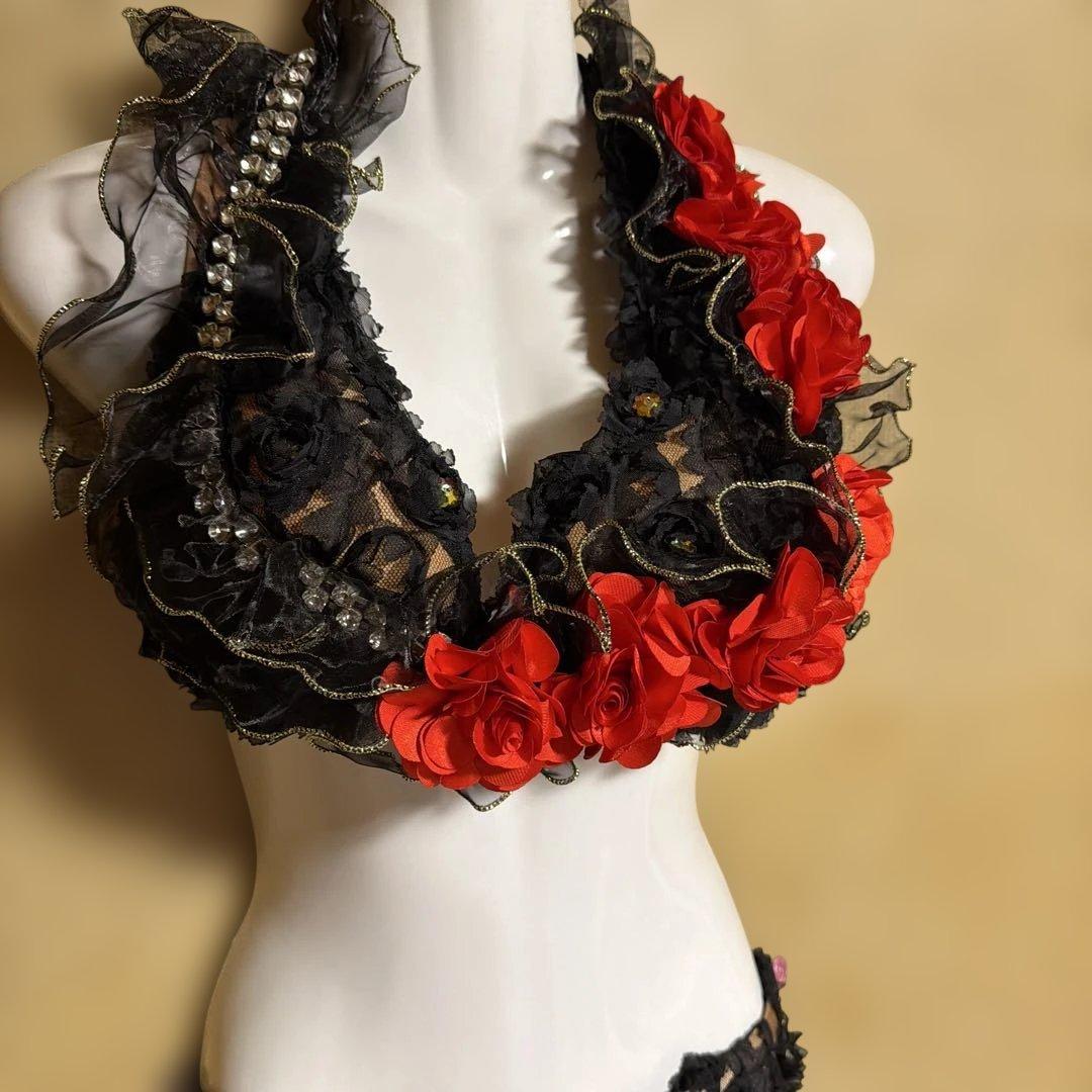 ベリーダンス セットアップ 黒と赤 花柄