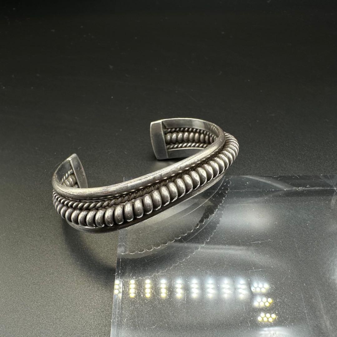 Navajo Elaine Tahe Sterling ツイスト バングル