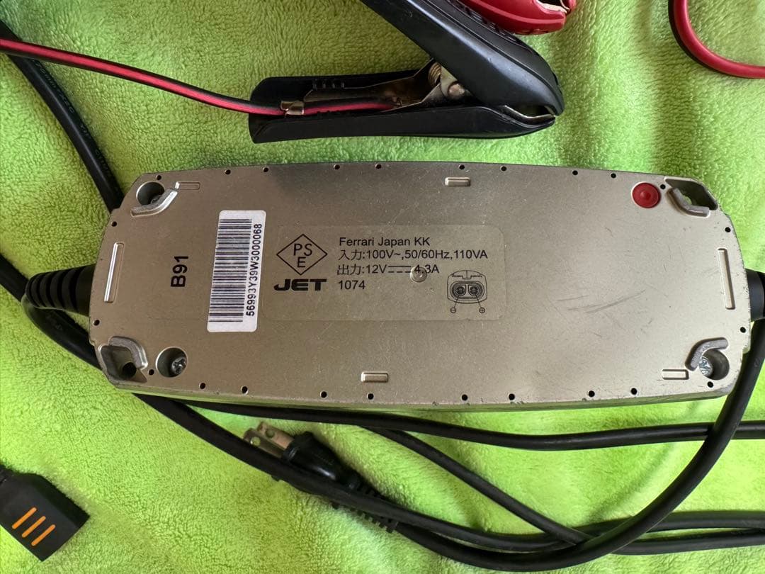 Ferrari 自動車充電器