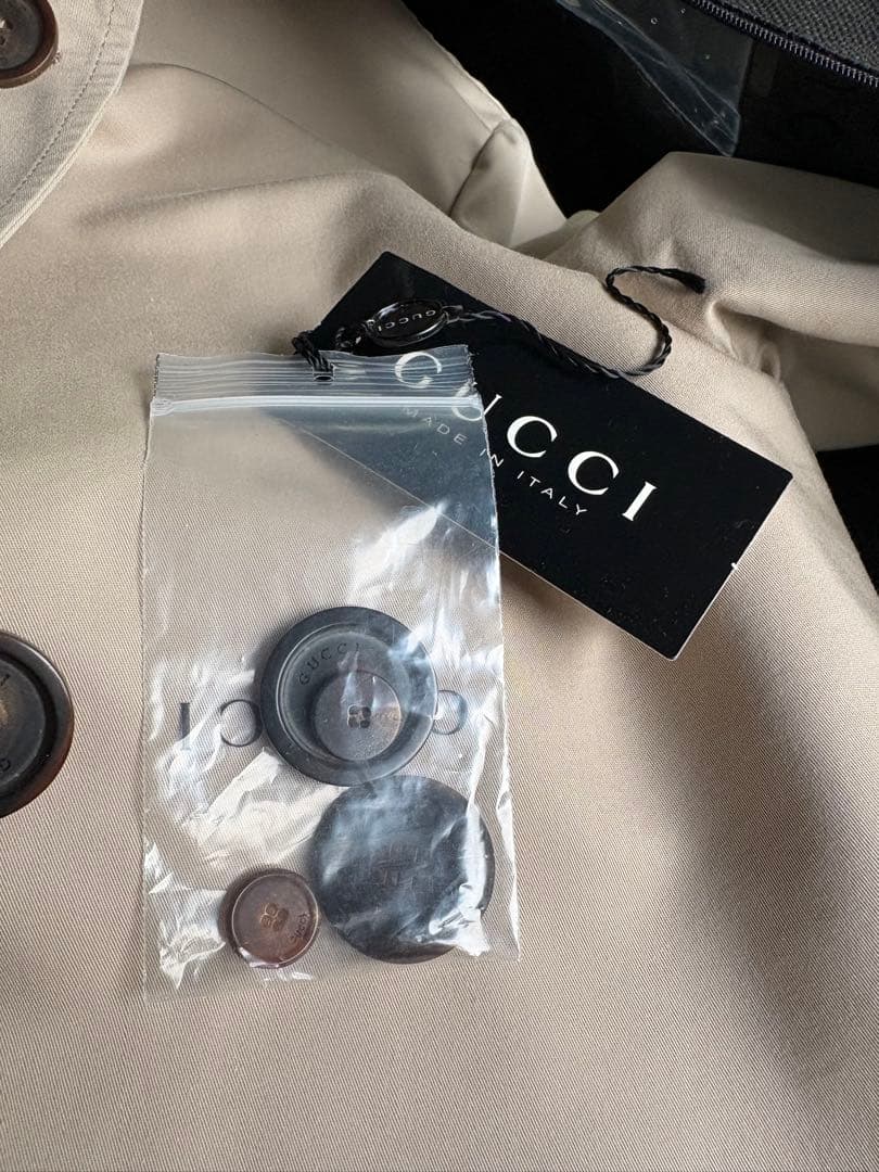 GUCCI お洒落なベージュ ダブルトレンチコート