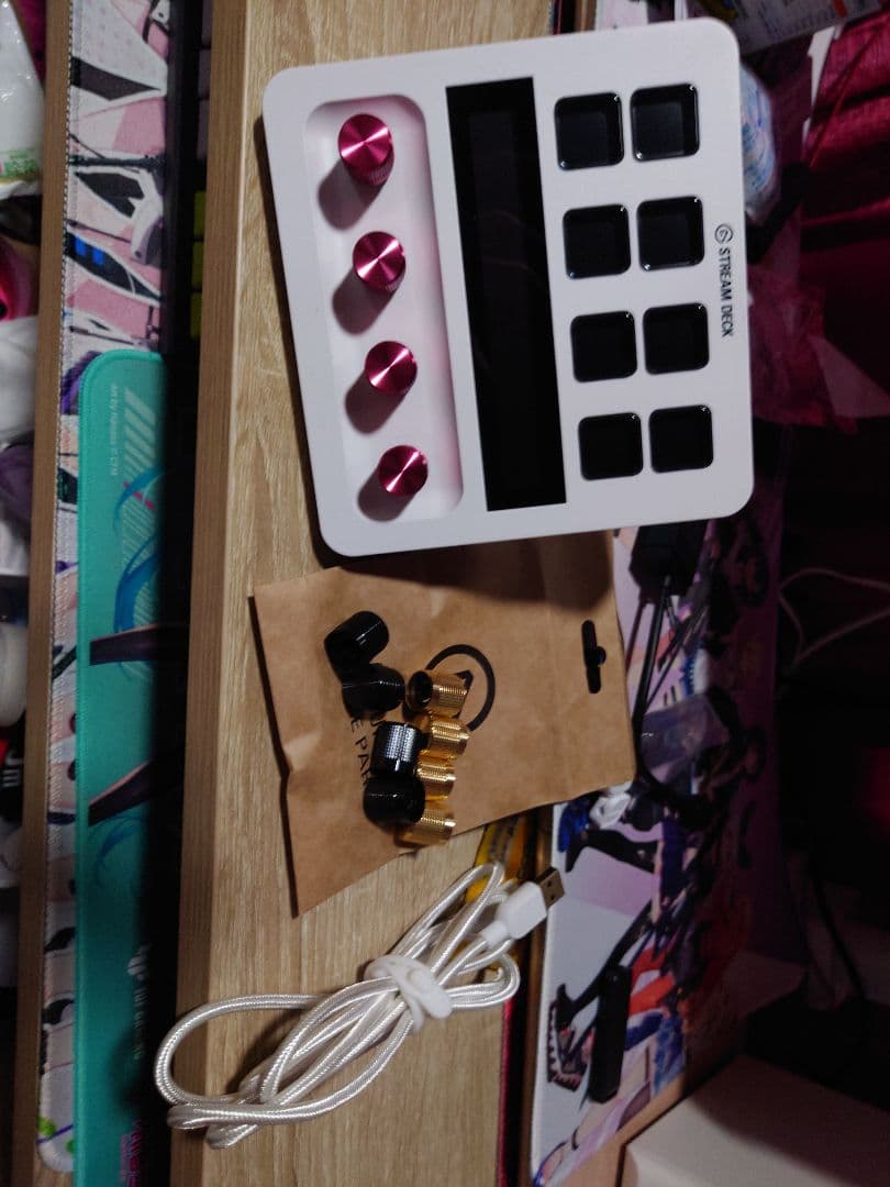 Elgato Stream Deck+ ホワイト/ピンク