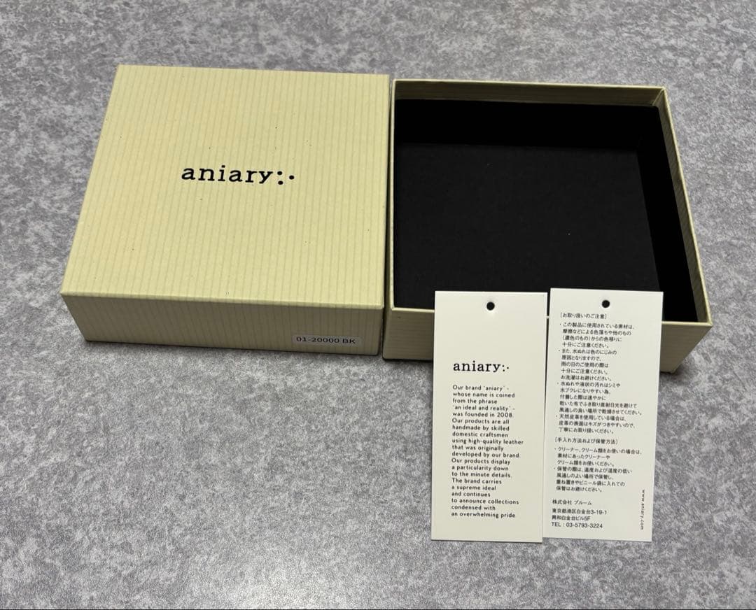 aniary 二つ折り財布