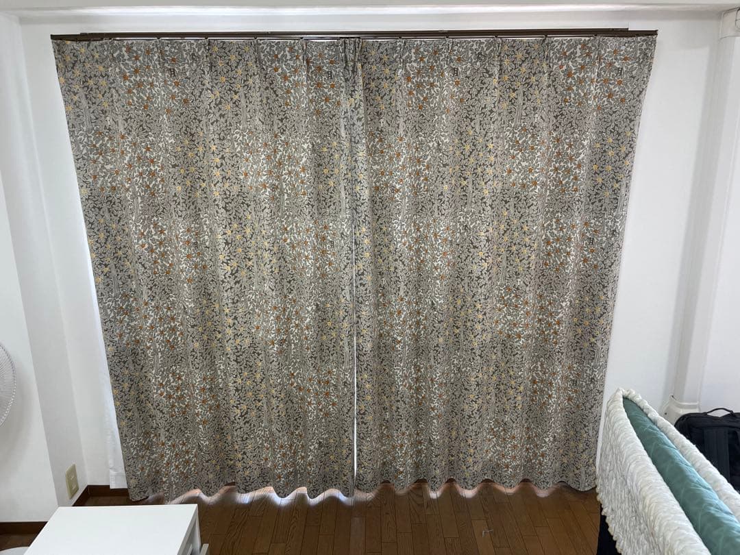 専用　　カーテン　ディズニー　178cm×148cm ４枚　レースカーテン付き