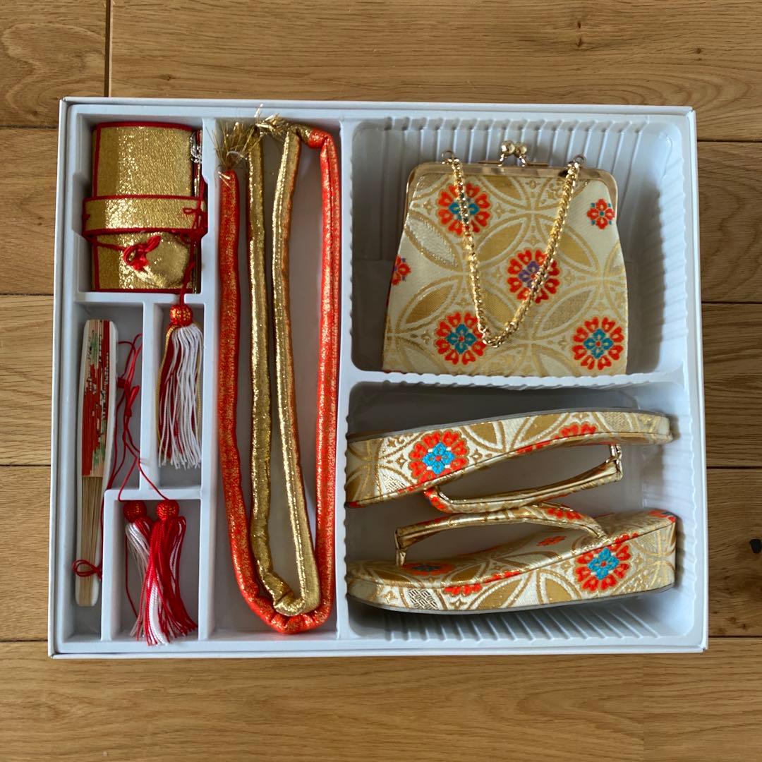 七五三　女の子　7歳向け　正絹　絞り入り　レトロ着物　セット