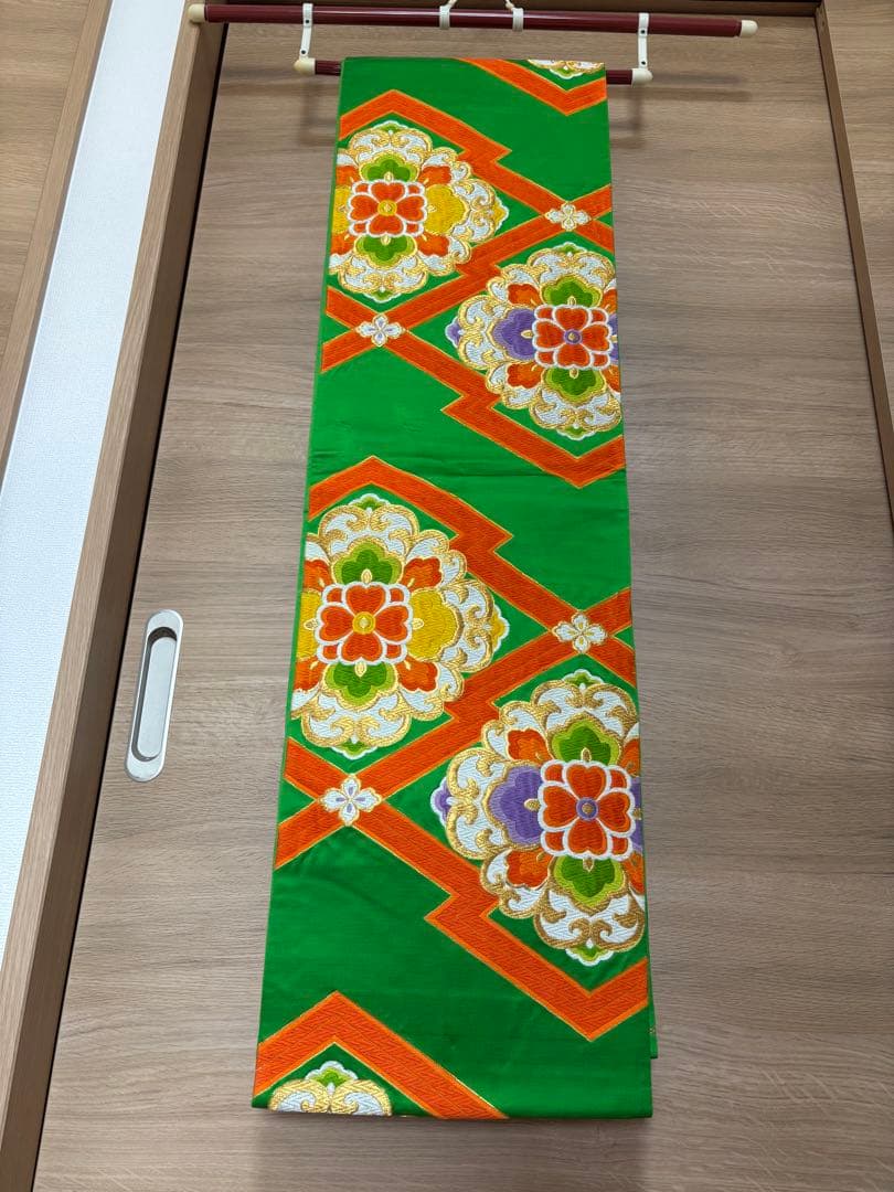 ★8,000円値下げしました！正絹振袖 手描き友禅 金駒刺繍 帯セット