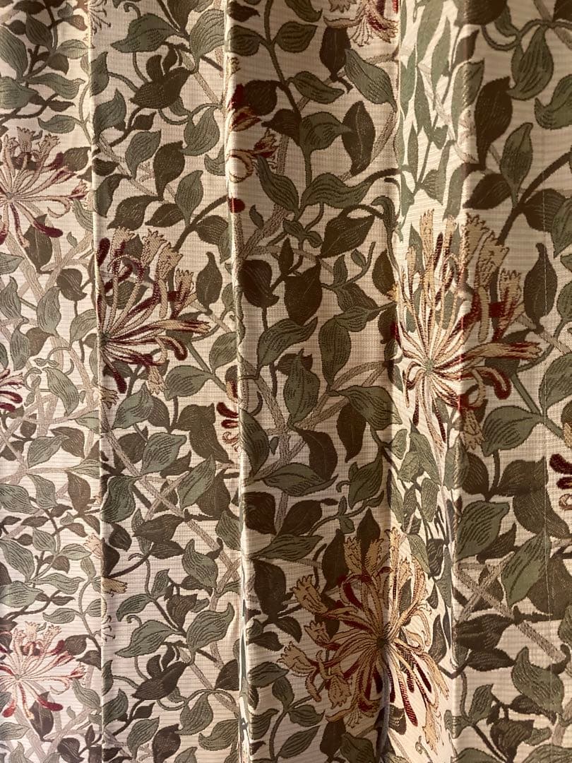 ウィリアムモリス　川島セルコン　ジャガード生地 カーテン　ハニーサクル