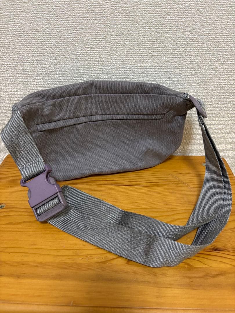 FONDATION LOUIS VUITTON ウエストポーチ