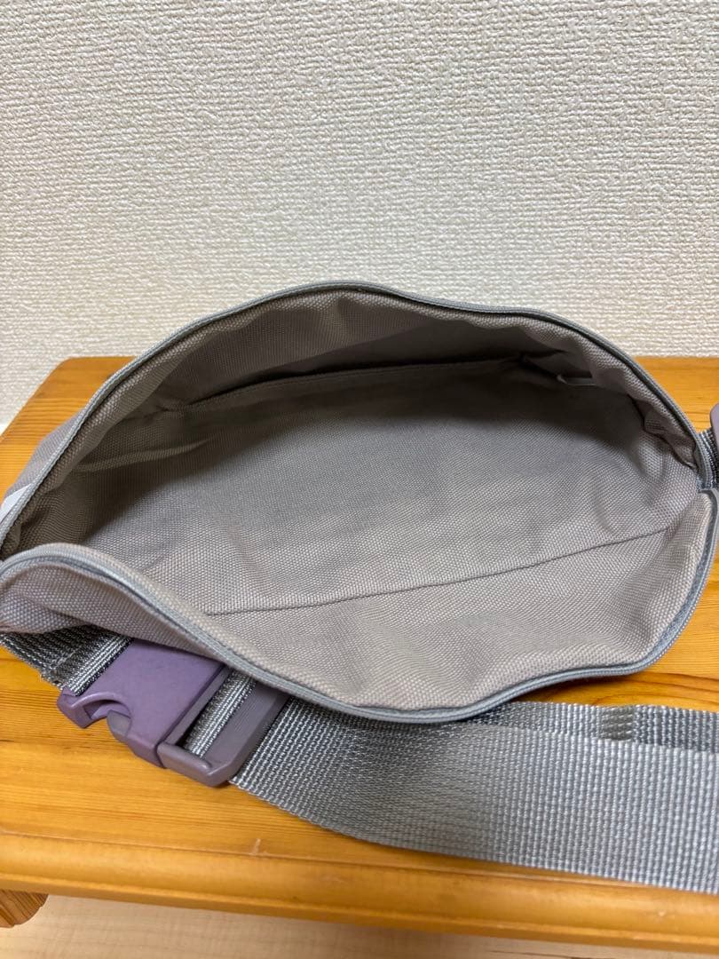 FONDATION LOUIS VUITTON ウエストポーチ