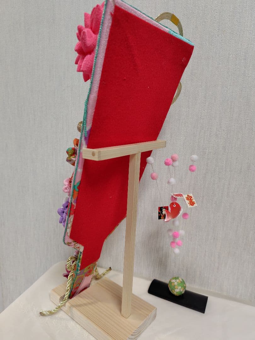 № 240 　羽子板　雛飾り　誕生祝　お正月羽子板 つまみ細工(スタン付き）