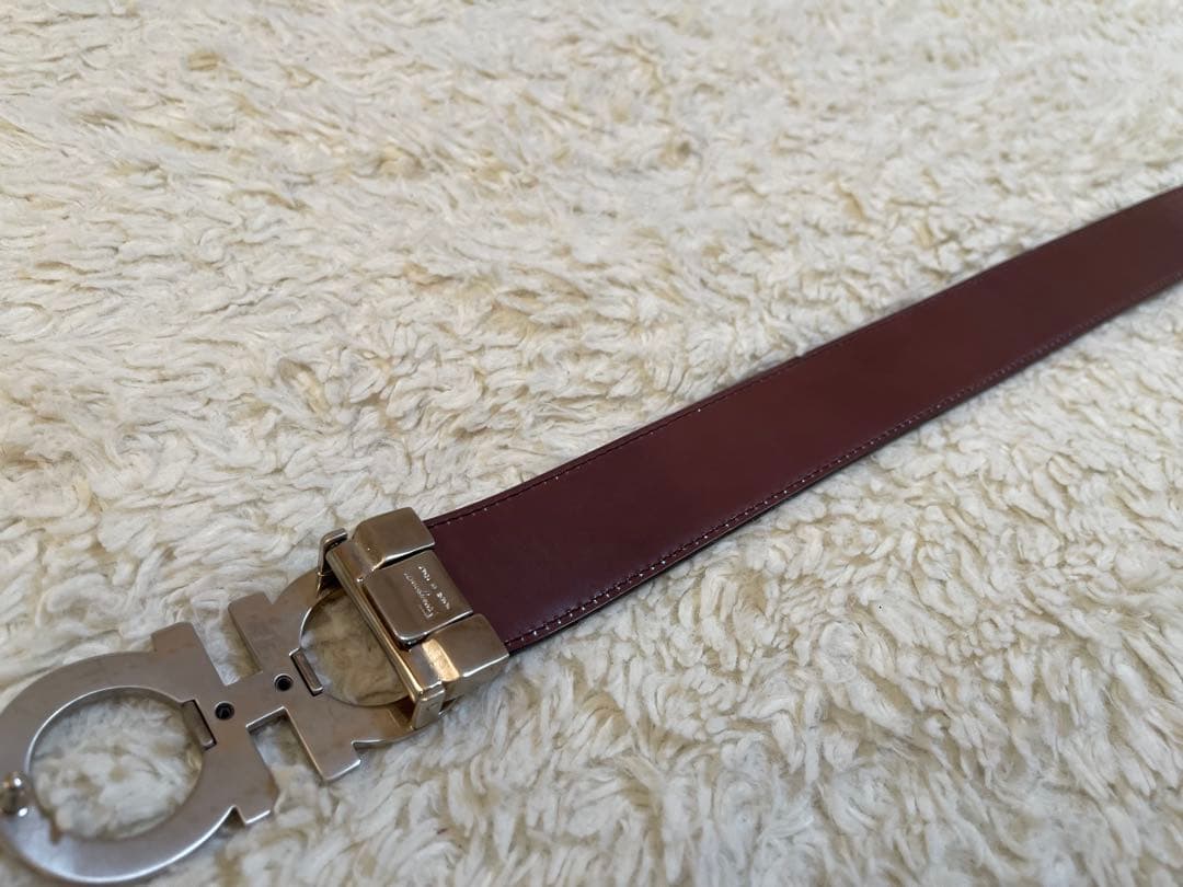 Ferragamo 美品　リバーシブル（黒＝茶）シルバーバックル　レザーベルト